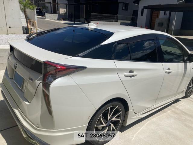 Toyota PRIUS 2018-07 8159030-8