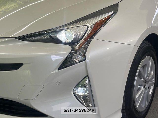 Toyota PRIUS 2018-07 8159028-11