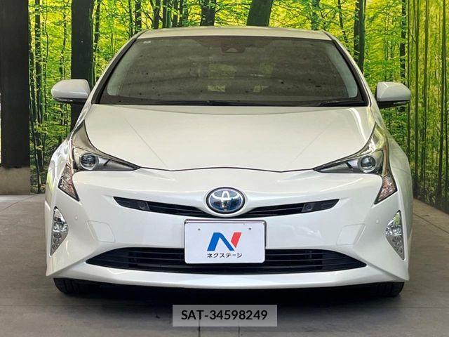 Toyota PRIUS 2018-07 8159028-13