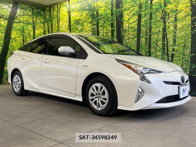Toyota PRIUS 2018-07 8159028-15