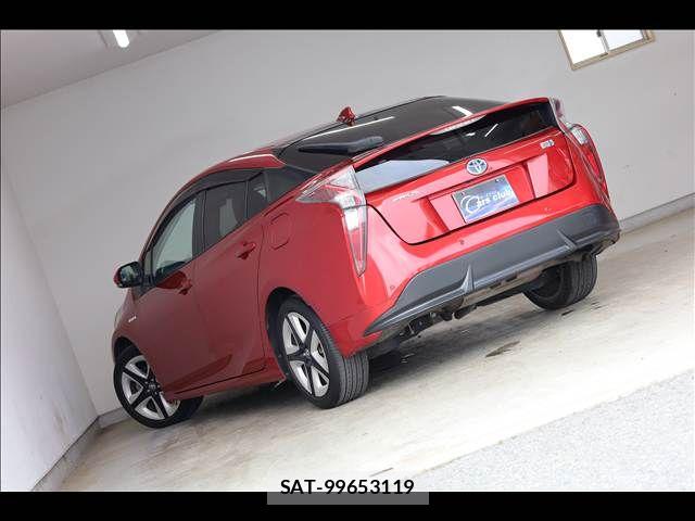 Toyota PRIUS 2017-06 8159031-10
