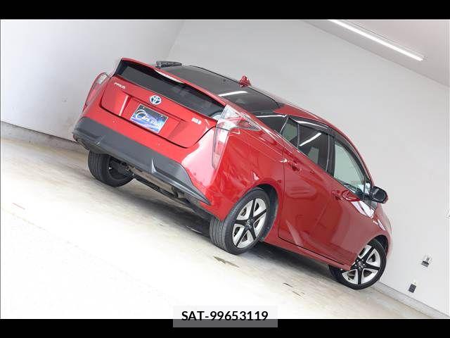 Toyota PRIUS 2017-06 8159031-11