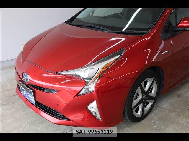 Toyota PRIUS 2017-06 8159031-12