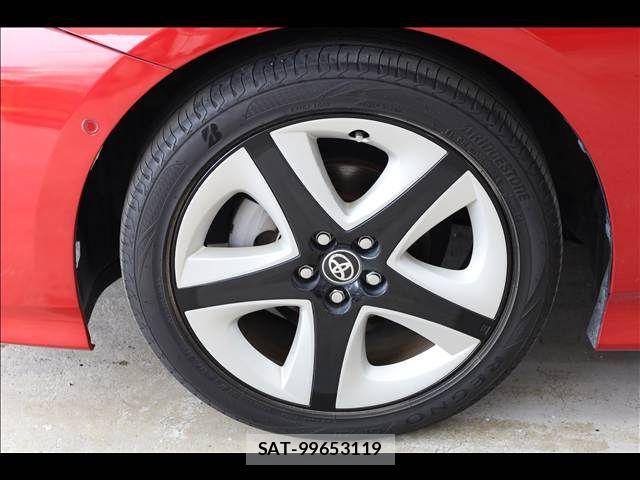Toyota PRIUS 2017-06 8159031-13