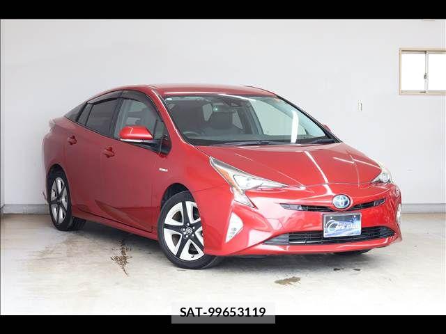 Toyota PRIUS 2017-06 8159031-1