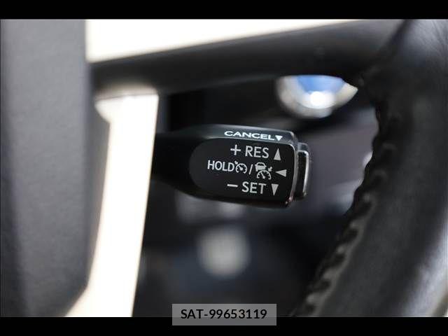 Toyota PRIUS 2017-06 8159031-7