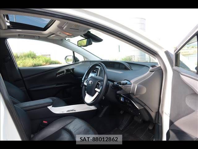 Toyota PRIUS 2017-06 8159023-10