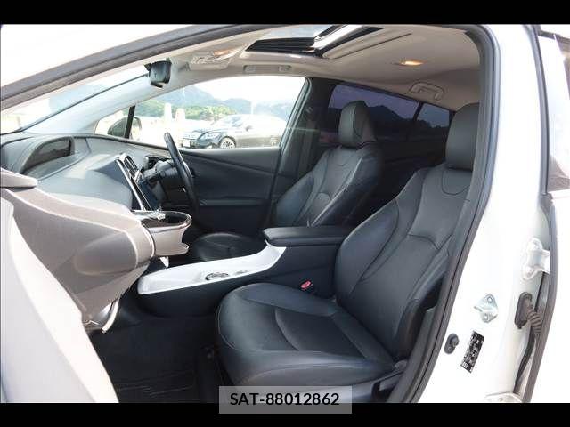 Toyota PRIUS 2017-06 8159023-16