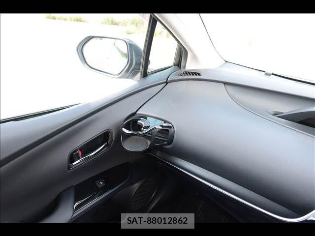 Toyota PRIUS 2017-06 8159023-23