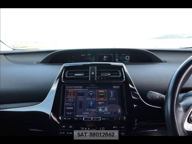 Toyota PRIUS 2017-06 8159023-25