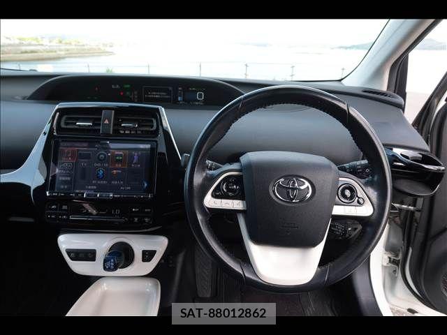 Toyota PRIUS 2017-06 8159023-26