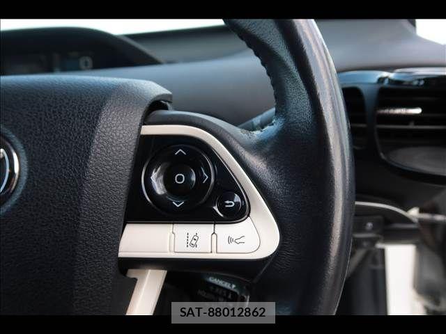 Toyota PRIUS 2017-06 8159023-27