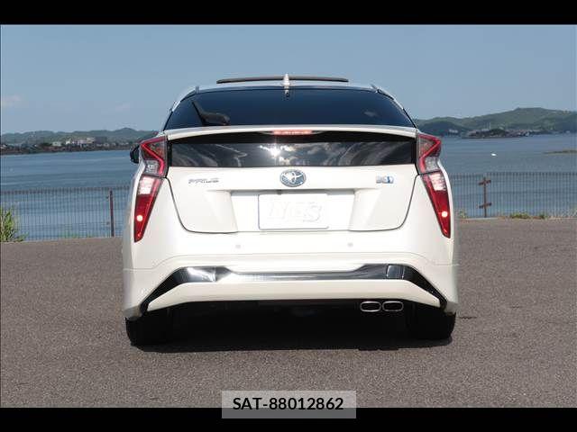 Toyota PRIUS 2017-06 8159023-4