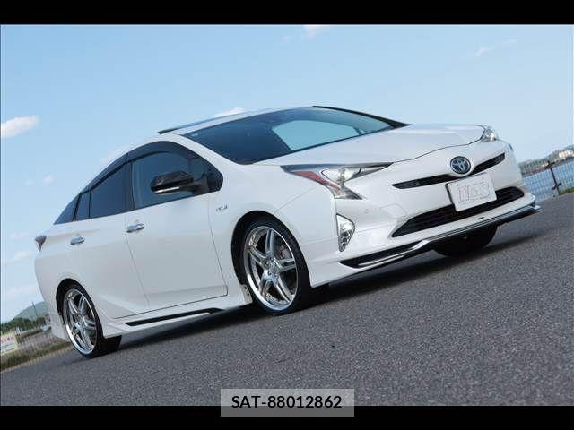 Toyota PRIUS 2017-06 8159023-5