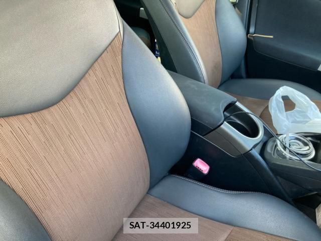 Toyota PRIUS 2012-04 8209654-15