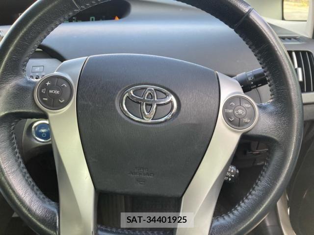 Toyota PRIUS 2012-04 8209654-16