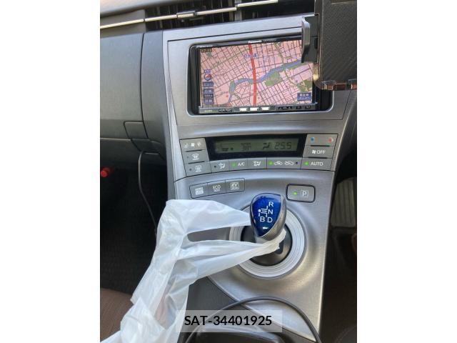 Toyota PRIUS 2012-04 8209654-20