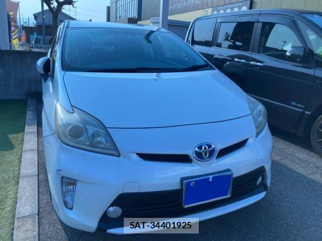 Toyota PRIUS 2012-04 8209654-2