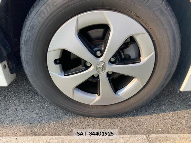 Toyota PRIUS 2012-04 8209654-7