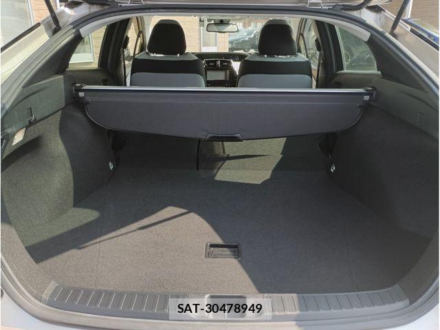 Toyota PRIUS 2019-06 8209612-3