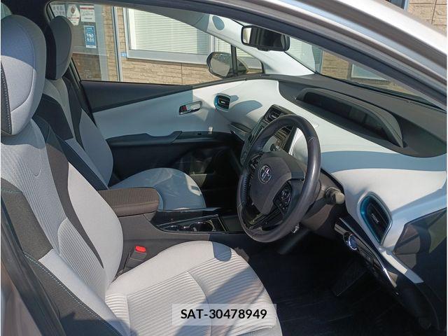 Toyota PRIUS 2019-06 8209612-5
