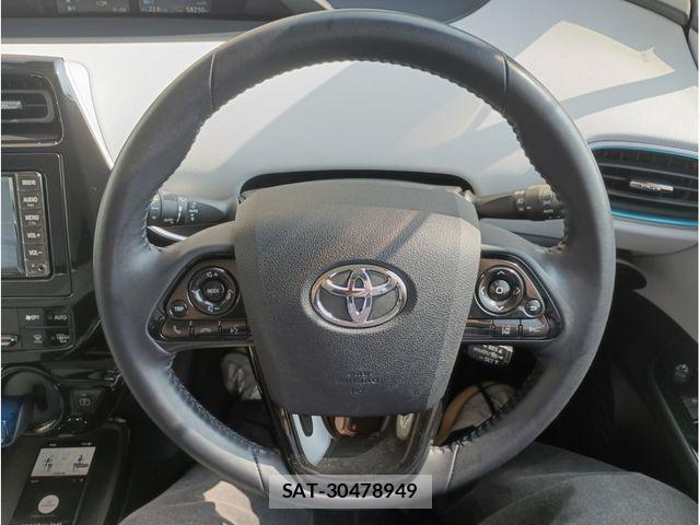 Toyota PRIUS 2019-06 8209612-7