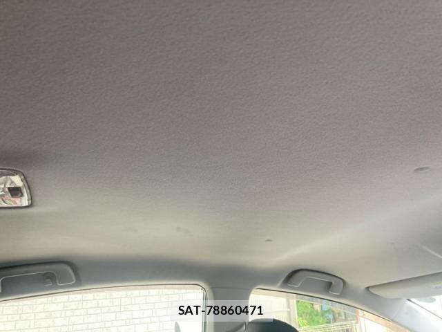Toyota PRIUS 2012-03 8209658-13