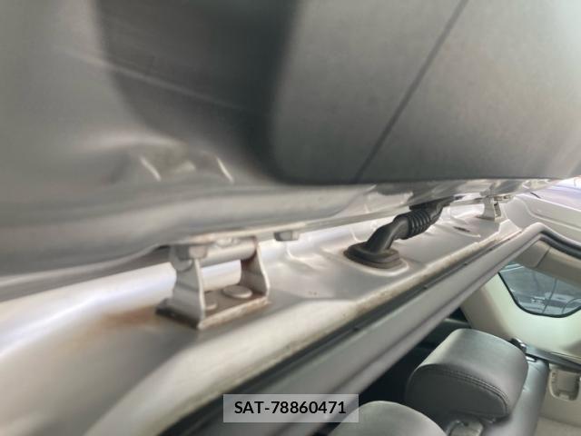 Toyota PRIUS 2012-03 8209658-15