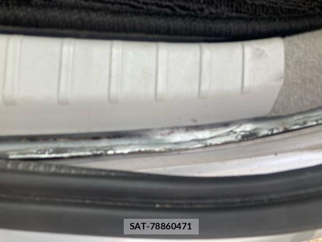 Toyota PRIUS 2012-03 8209658-17
