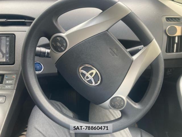 Toyota PRIUS 2012-03 8209658-18
