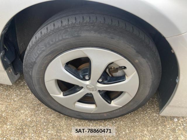 Toyota PRIUS 2012-03 8209658-3