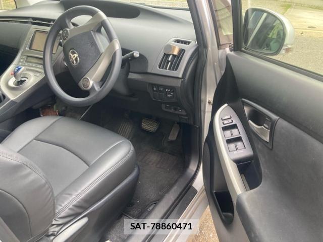Toyota PRIUS 2012-03 8209658-8