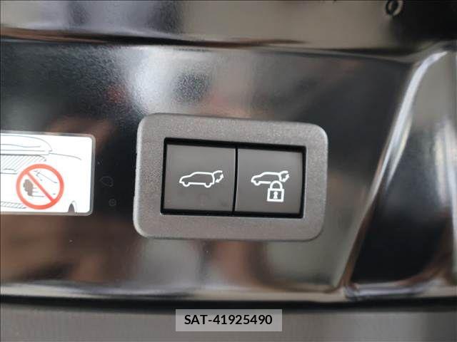 Toyota PRIUS 2023-02 8209572-18