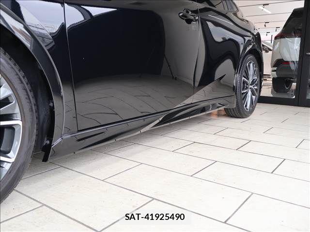 Toyota PRIUS 2023-02 8209572-4