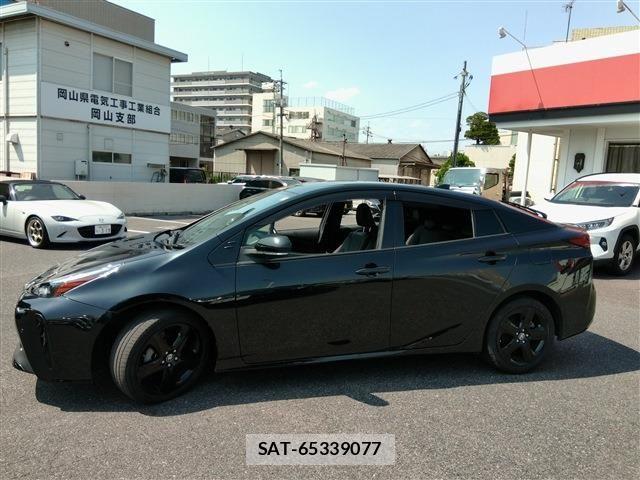 Toyota PRIUS 2021-09 8209604-9