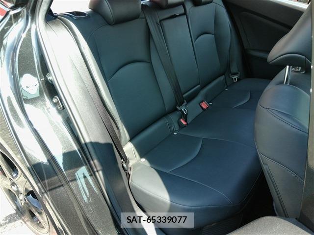 Toyota PRIUS 2021-09 8209604-16