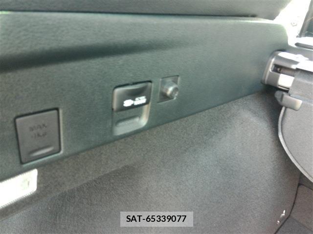Toyota PRIUS 2021-09 8209604-20