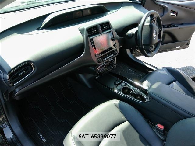 Toyota PRIUS 2021-09 8209604-21