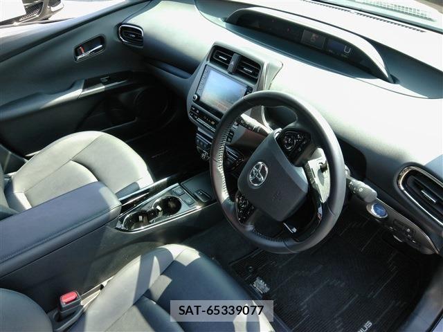Toyota PRIUS 2021-09 8209604-22