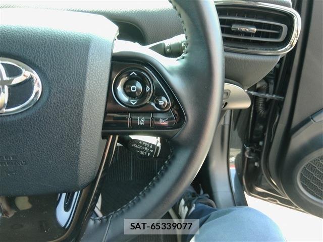 Toyota PRIUS 2021-09 8209604-26