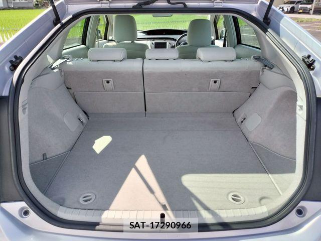 Toyota PRIUS 2012-03 8209651-10