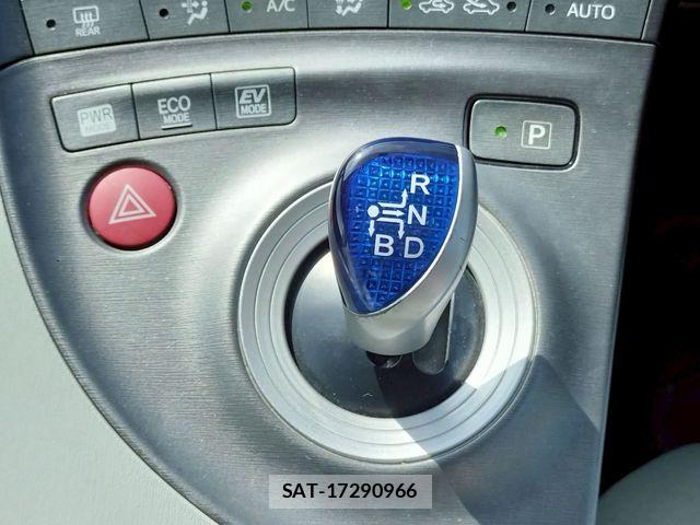 Toyota PRIUS 2012-03 8209651-19