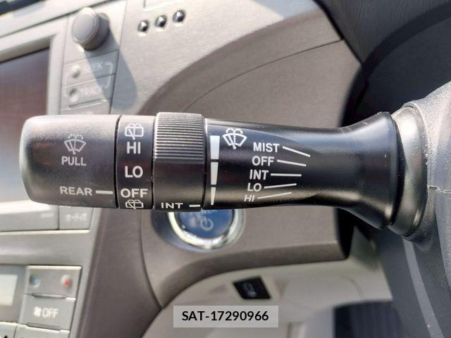 Toyota PRIUS 2012-03 8209651-23