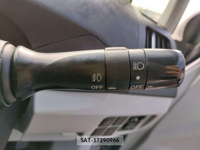 Toyota PRIUS 2012-03 8209651-24