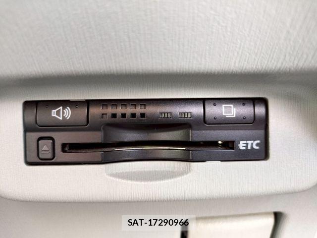 Toyota PRIUS 2012-03 8209651-26