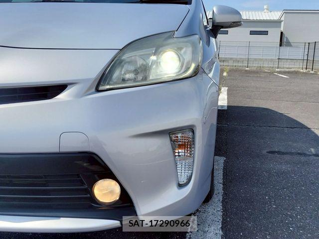 Toyota PRIUS 2012-03 8209651-27
