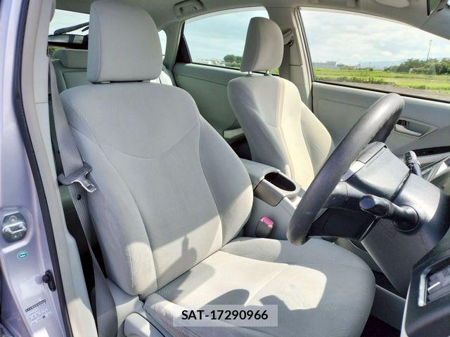 Toyota PRIUS 2012-03 8209651-5