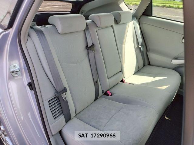 Toyota PRIUS 2012-03 8209651-7