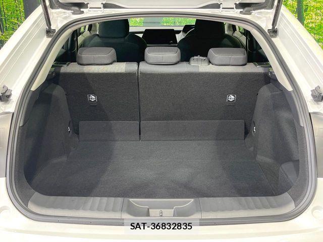 Toyota PRIUS 2024-09 8209581-9