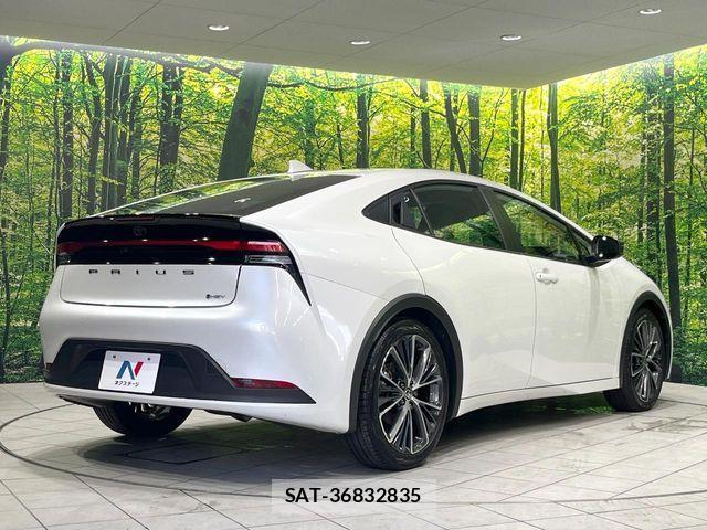 Toyota PRIUS 2024-09 8209581-16